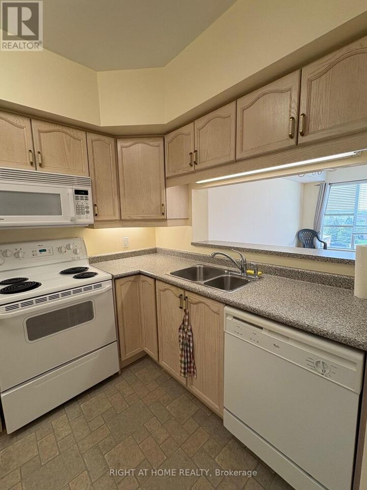 Property Photo:  94 Dean Avenue 403  ON L4N 0M3 