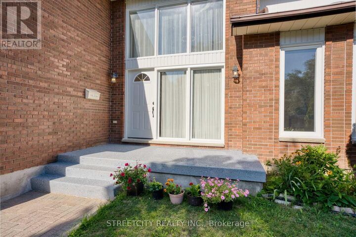 Property Photo: 26 Grasmere Crescent ON N6G 4P2