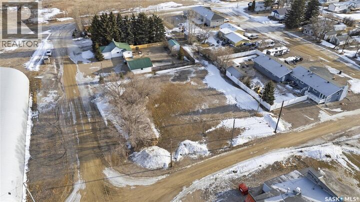 Property Photo:  102 Vincent Avenue  SK S0G 0R0 
