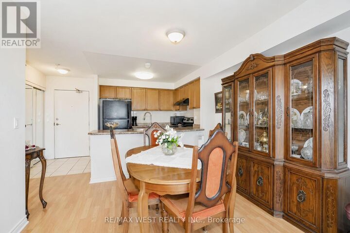 Property Photo:  1030 Sheppard Avenue West 208  ON M3H 6C1 