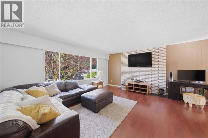 Property Photo:  12014 208 Street  BC V2X 4W8 