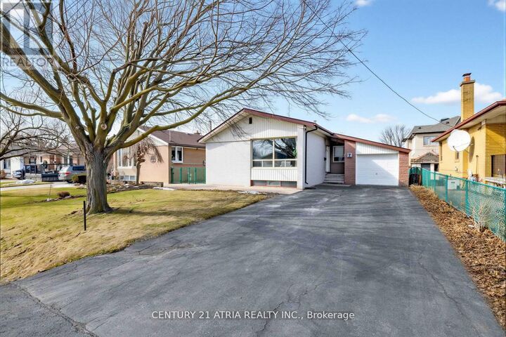 Property Photo:  7 Rockport Crescent  ON L4C 2L5 