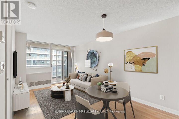 Property Photo: 5793 Yonge Street 1610 ON M2M 0A9