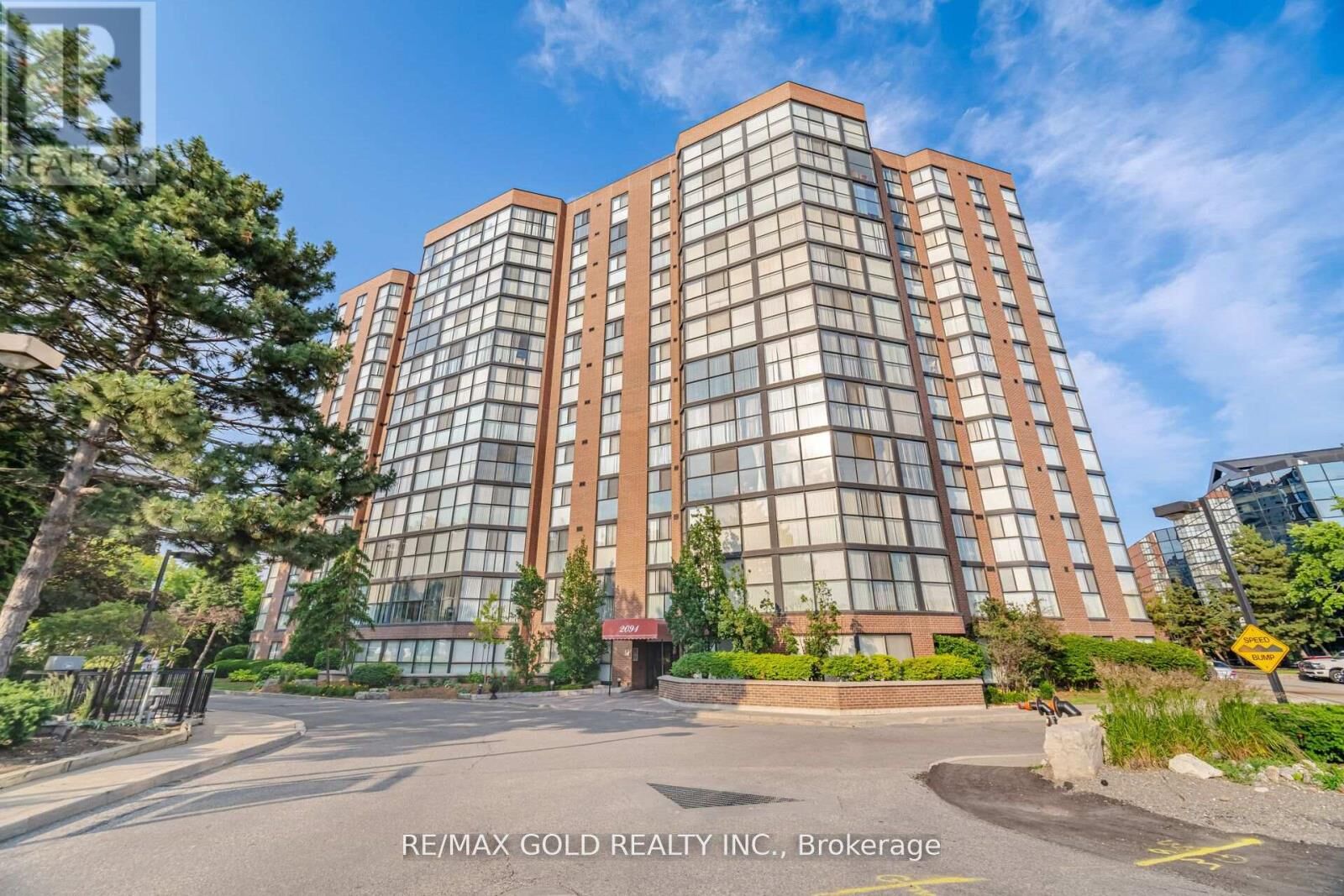 Property Photo:  2091 Hurontario Street 908  ON L5A 4E6 