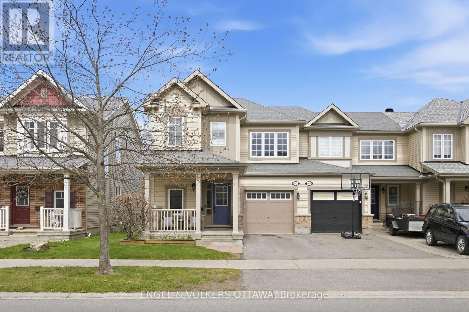 Property Photo:  413 Montserrat Street  ON K2S 0L6 