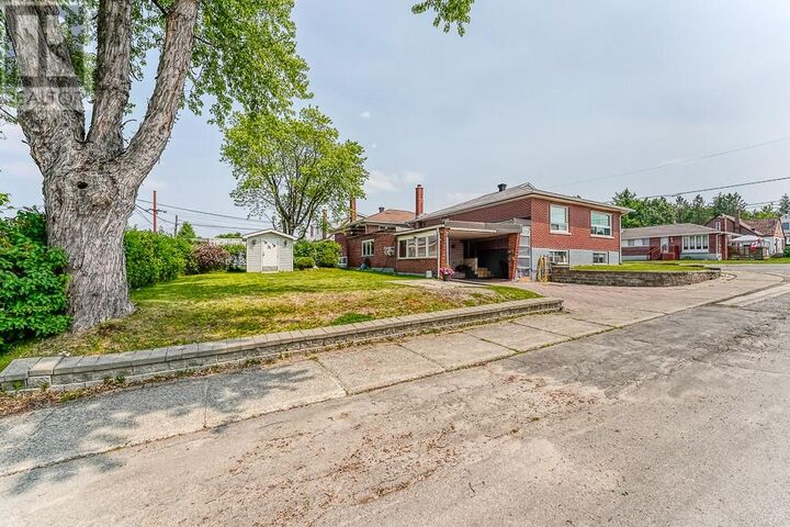Property Photo:  444 White Avenue  ON P3C 2G3 