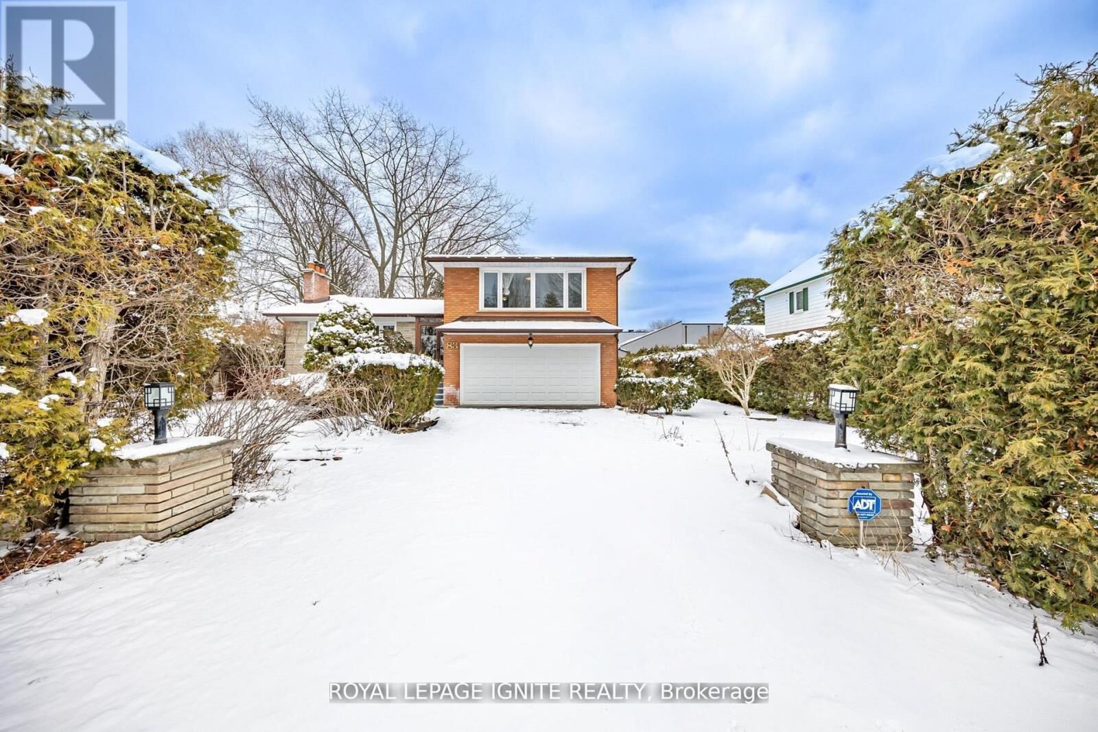 Property Photo:  83 Deep Dene Drive Main  ON M1C 1L9 