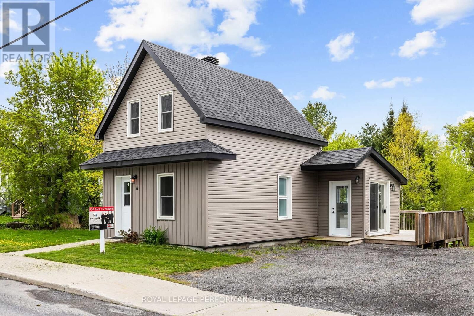 Property Photo:  6 Spring Street  ON K0C 1T0 
