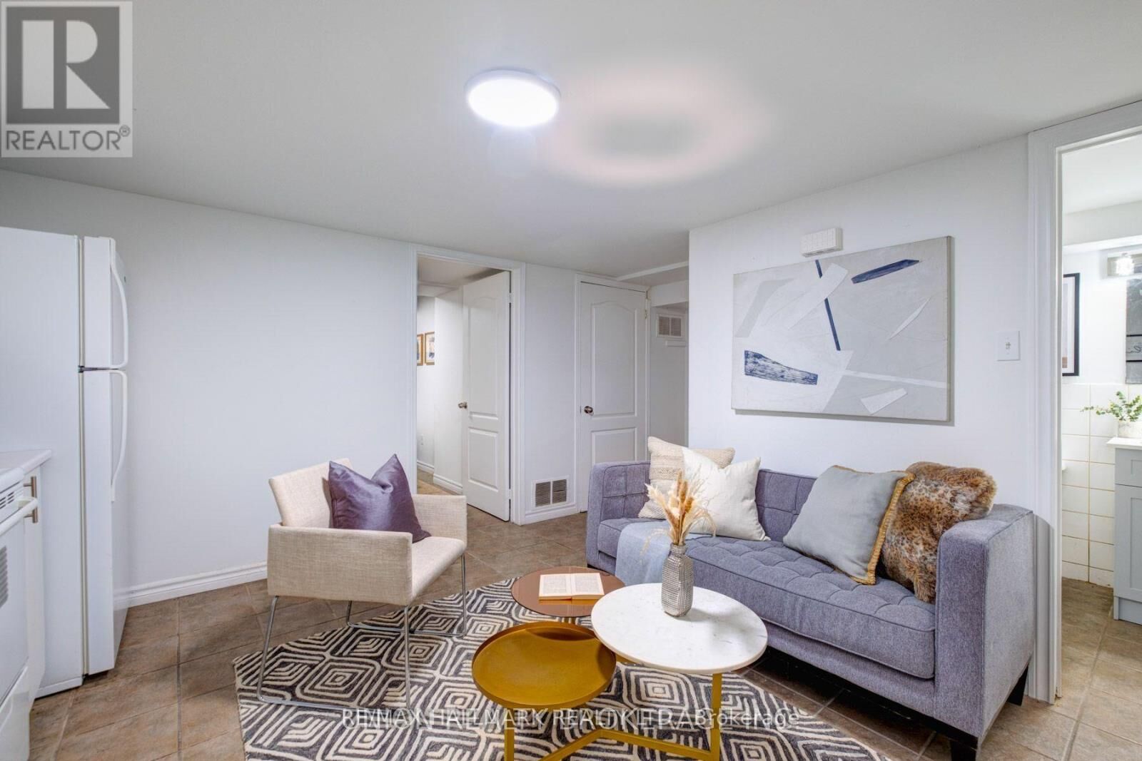 Property Photo:  533 Victoria Pk Avenue Basememt  ON M4C 5H2 