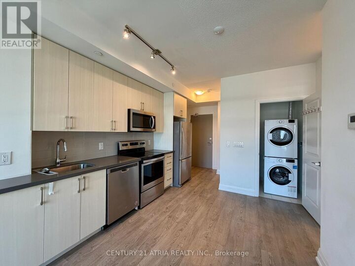 Property Photo:  591 Sheppard Avenue East 1001  ON M2K 0G2 