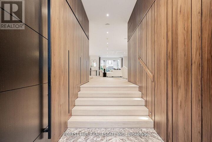 Property Photo:  167 Church Avenue  ON M2N 4G4 