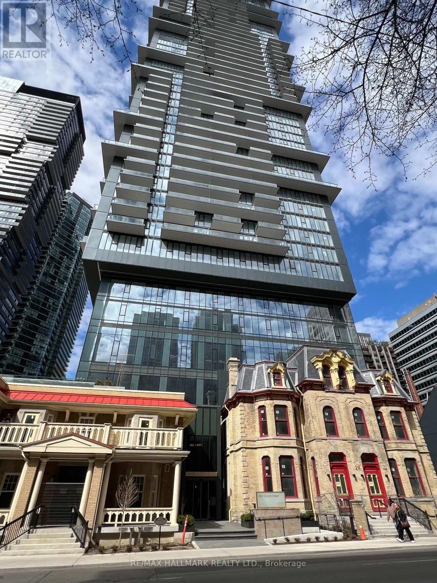 Property Photo: 634 Church Street 3901 ON M4Y 2G3