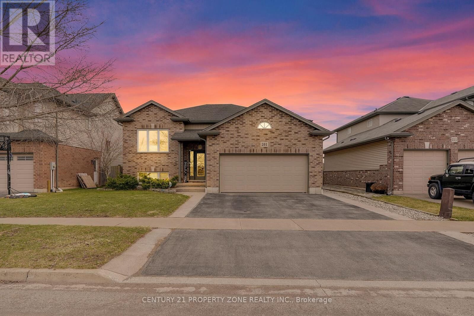 Property Photo:  201 Gaiser Road  ON L3C 0B6 