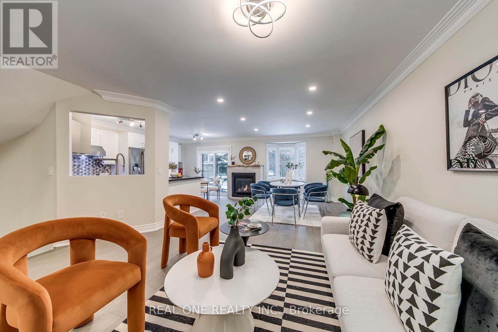 Property Photo: 2250 Rockingham Drive 55 ON L6H 6J3