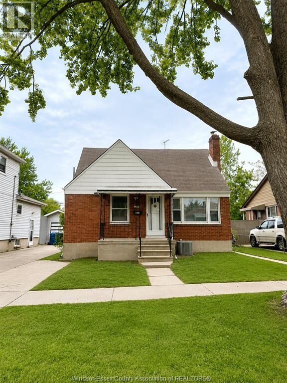 Property Photo:  1435 Hickory  ON N8Y 3S8 