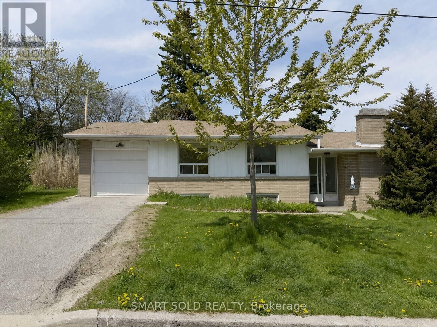 Property Photo: 30 Caswell Drive ON M2M 3L9