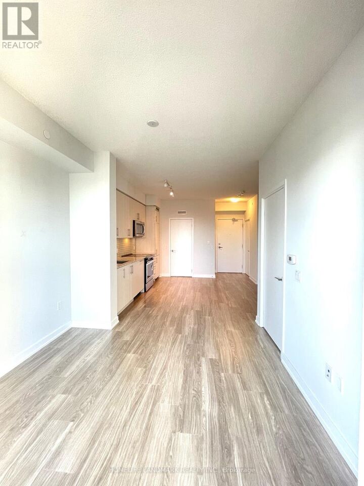 Property Photo:  4055 Parkside Village Drive 2219  ON L5B 0K8 