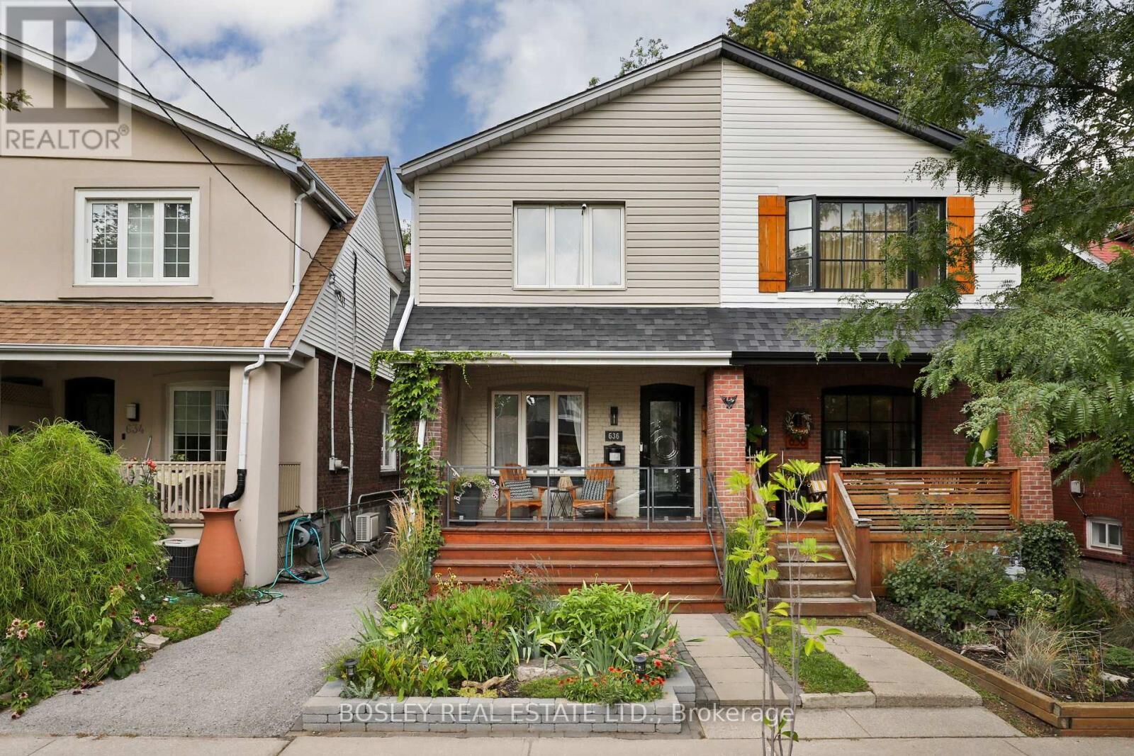 Property Photo:  636 Glebeholme Boulevard  ON M4C 1V6 