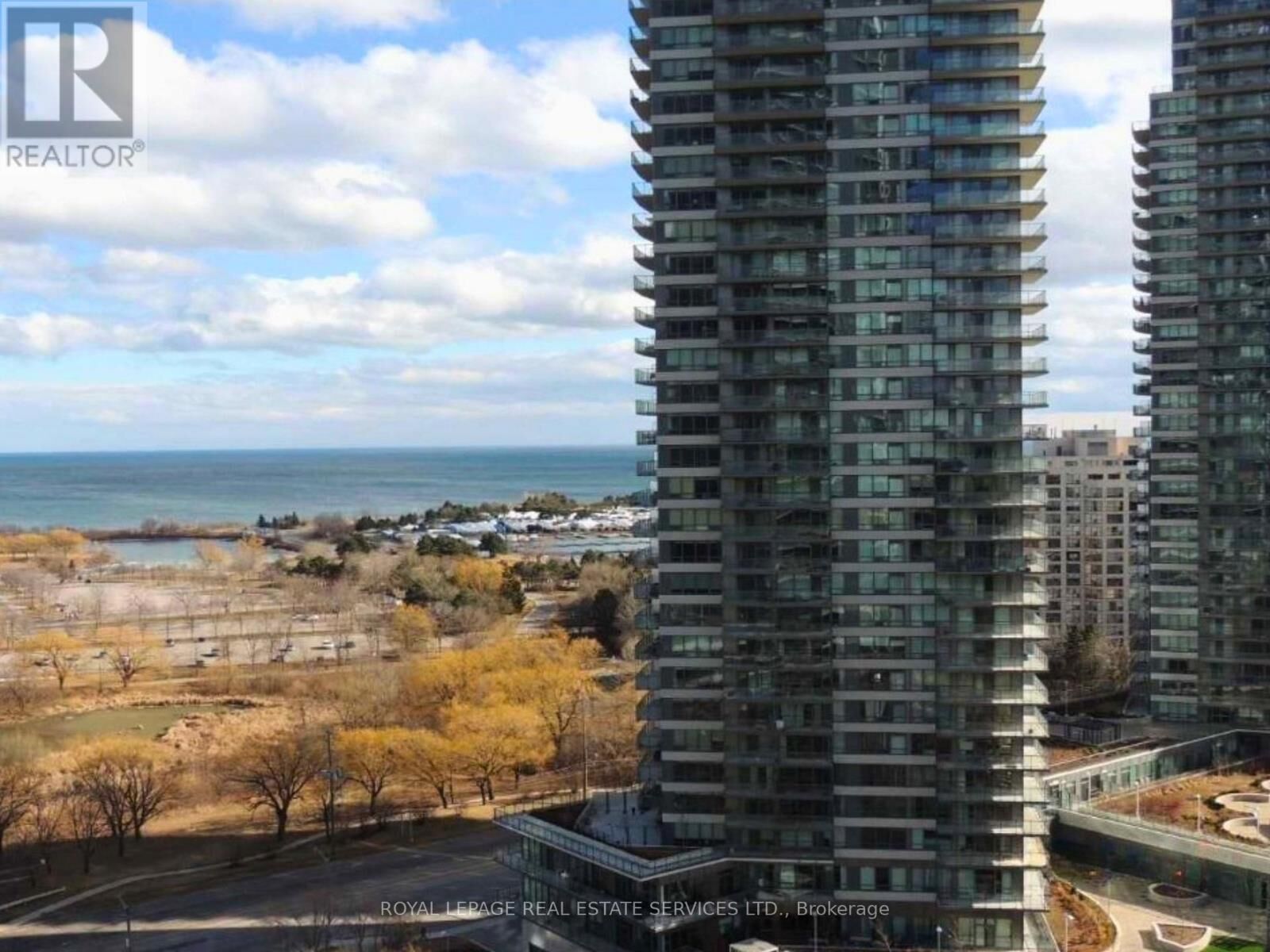 Property Photo: 2220 Lakeshore Boulevard West 2210 ON M8V 0C1