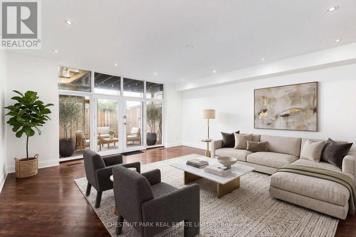 Property Photo:  734 Huron Street Main Fl  ON M4V 2W3 