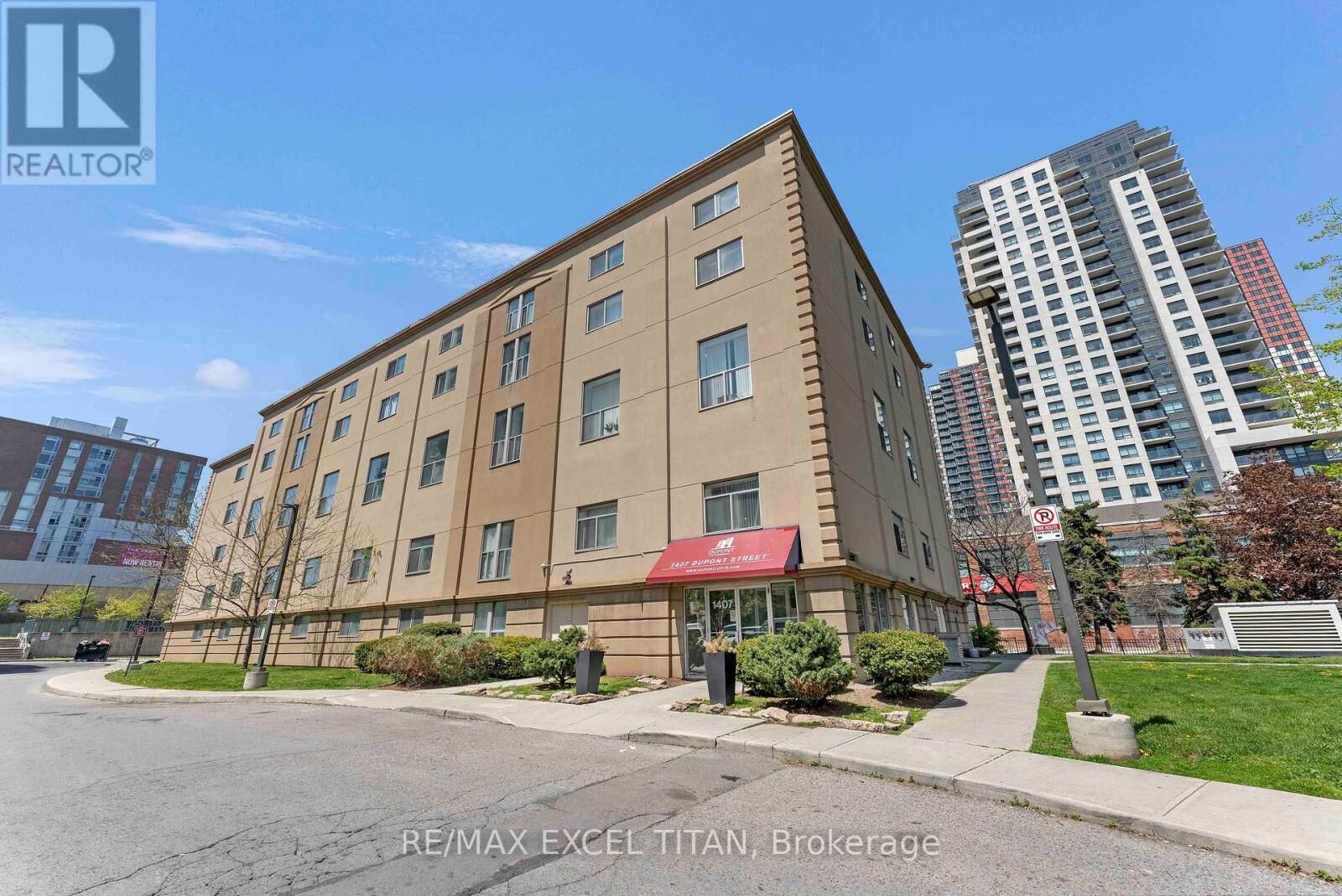 Property Photo: 1407 Dupont Street 112 ON M6H 4J7