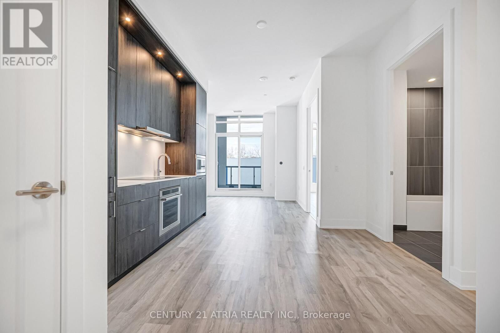 Property Photo: 858 Dupont Street 637 ON M6G 0C1