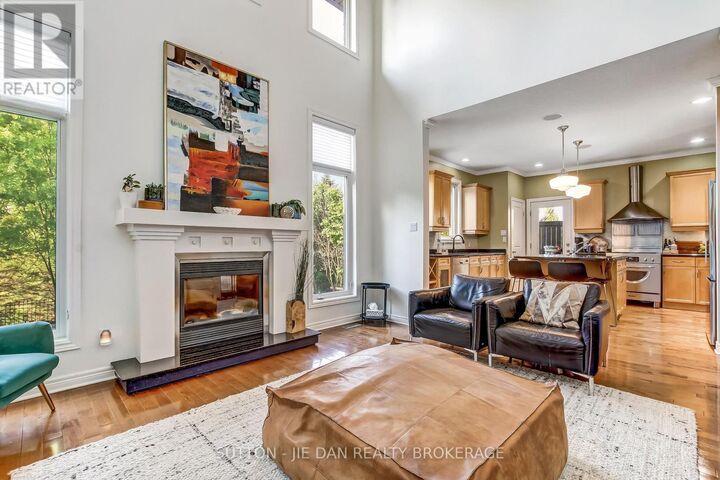 Property Photo:  369 Kingbird Court  ON N5X 4H6 