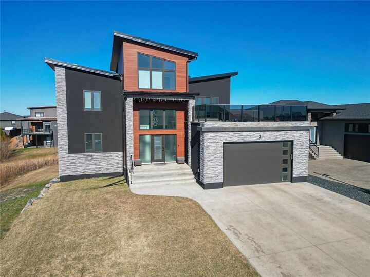 2 Oakview Street — photo 1