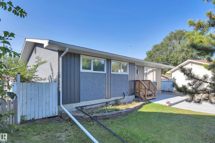 Property Photo:  5223 43 Avenue  AB T9E 5A9 