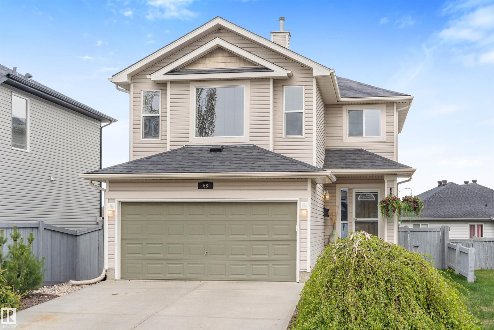 Property Photo: 68 Greystone Crescent AB T7X 0A7