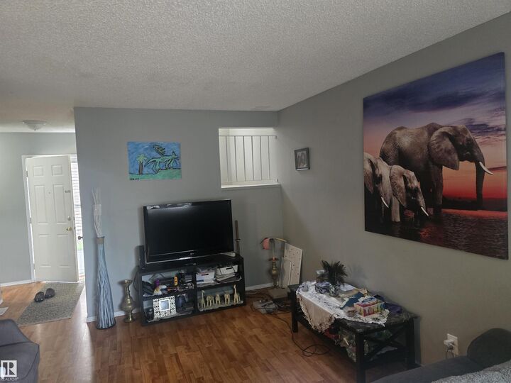 Property Photo:  2554 79 Street NW  AB T6K 3Y4 