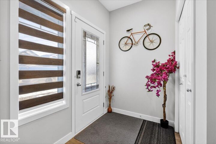 Property Photo:  5315 22 Avenue SW  AB T6X 2H8 