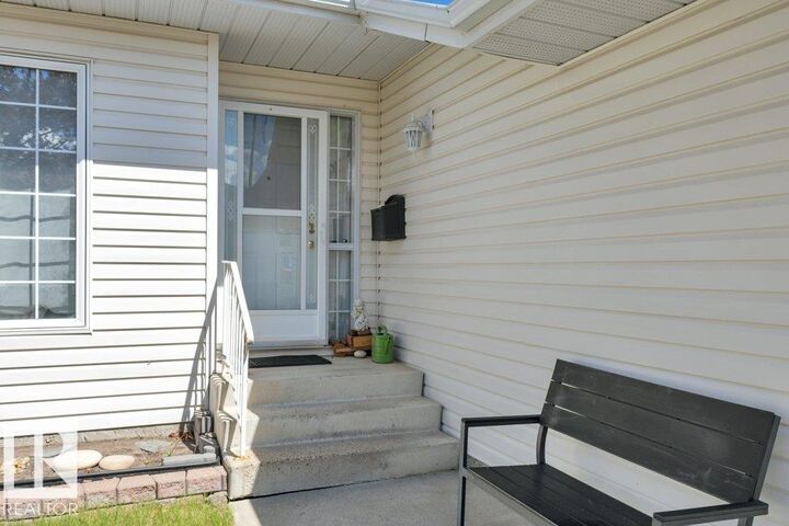 Property Photo:  205 Ravine Villa(S)  AB T9E 8B9 