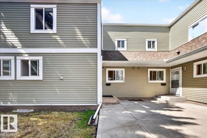 Property Photo:  1820 56 Street NW 32  AB T6L 5L4 