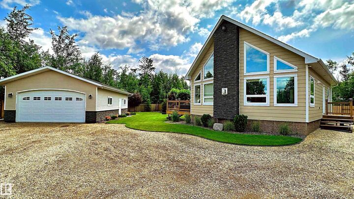 #219 162 Peace River Avenue — photo 1