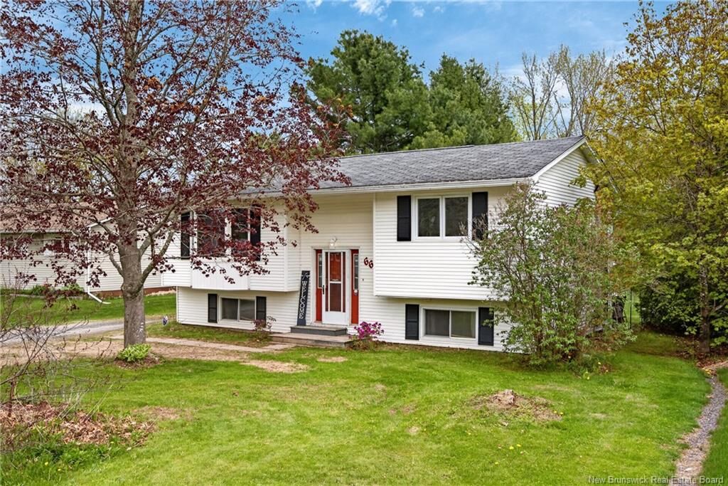 Property Photo:  66 Pineridge Avenue  NB E3C 1C5 