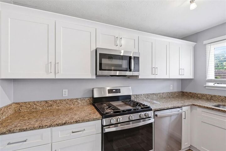 Property Photo: 1204 Ashborough Terrace SE GA 30067
