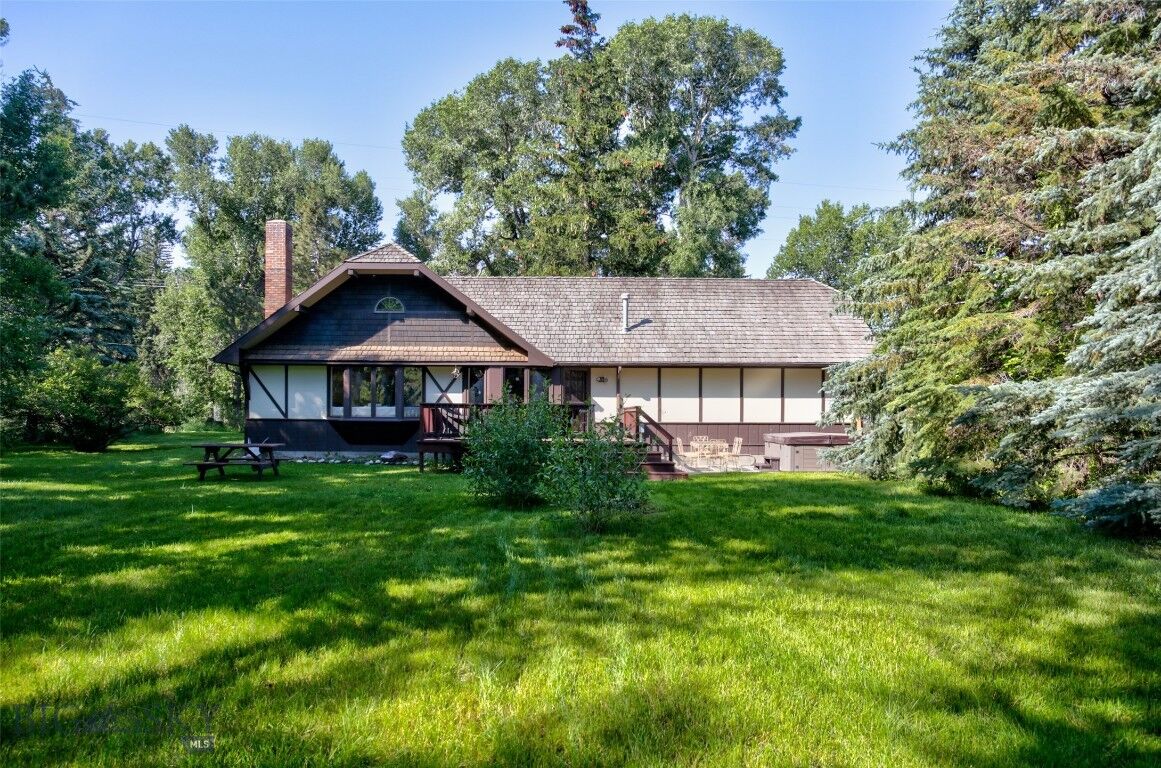 Property Photo:  16 9th Street Island Drive  MT 59047 