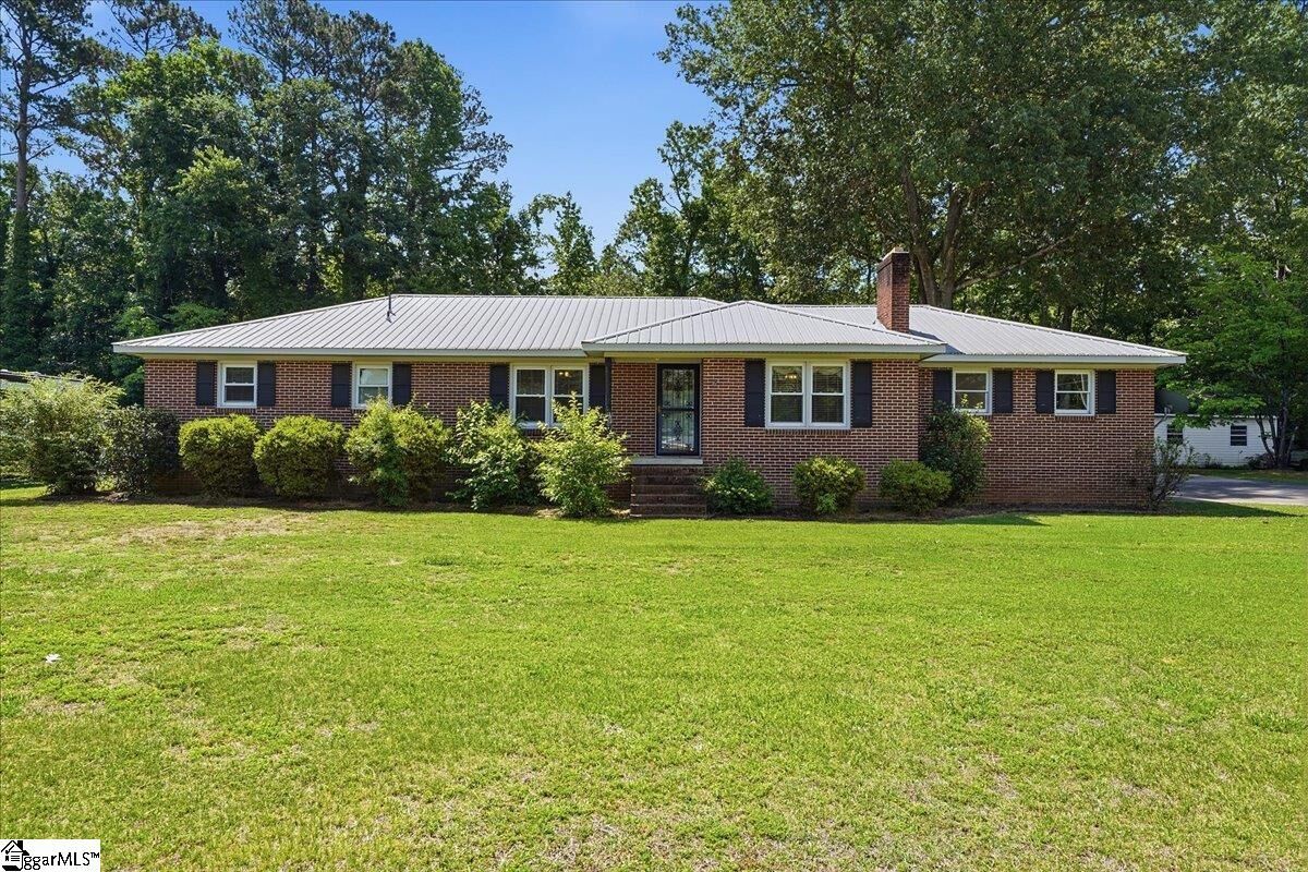 Property Photo:  208 Skyland Drive  SC 29325 