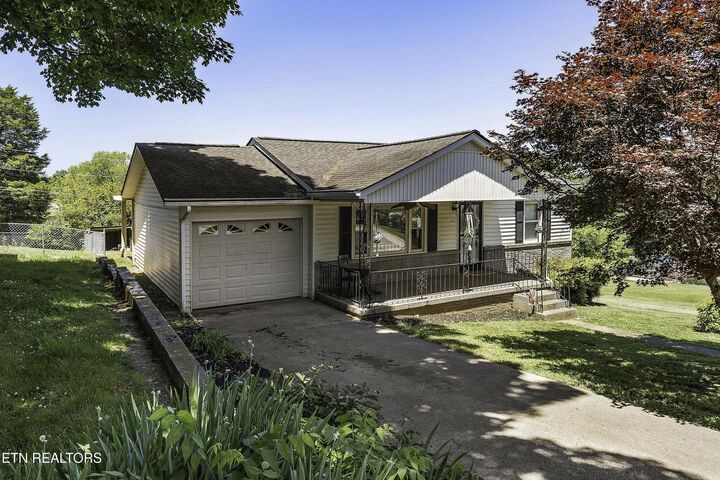 Property Photo:  611 W 6th Ave  TN 37771 