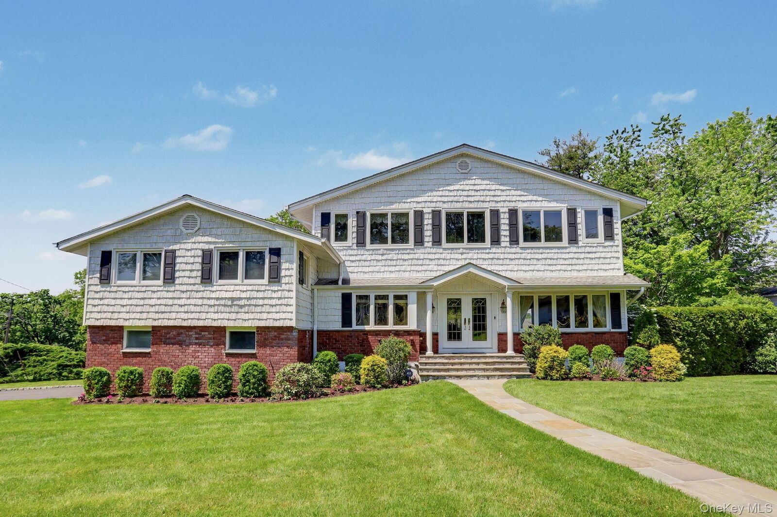 Property Photo:  86 Somerset Road  NY 10804 