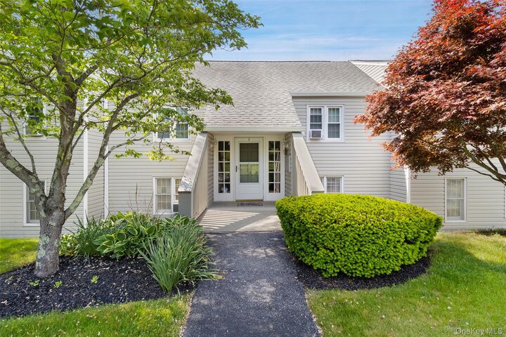 Property Photo:  201 Holly Stream Court  NY 10509 