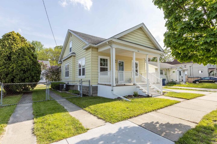 Property Photo:  106 E North Union  MI 48706 