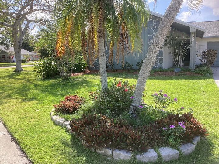 Property Photo: 6508 Waterford Circle FL 34238