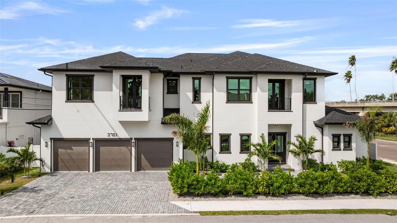 Property Photo:  3701 S Lynwood Avenue  FL 33611 