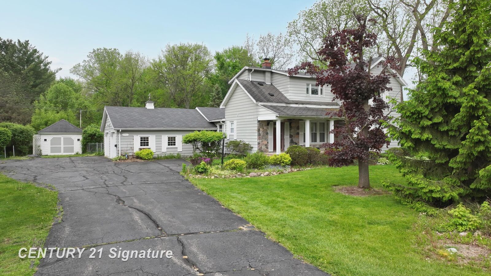 Property Photo:  5501 Calkins Road  MI 48532 