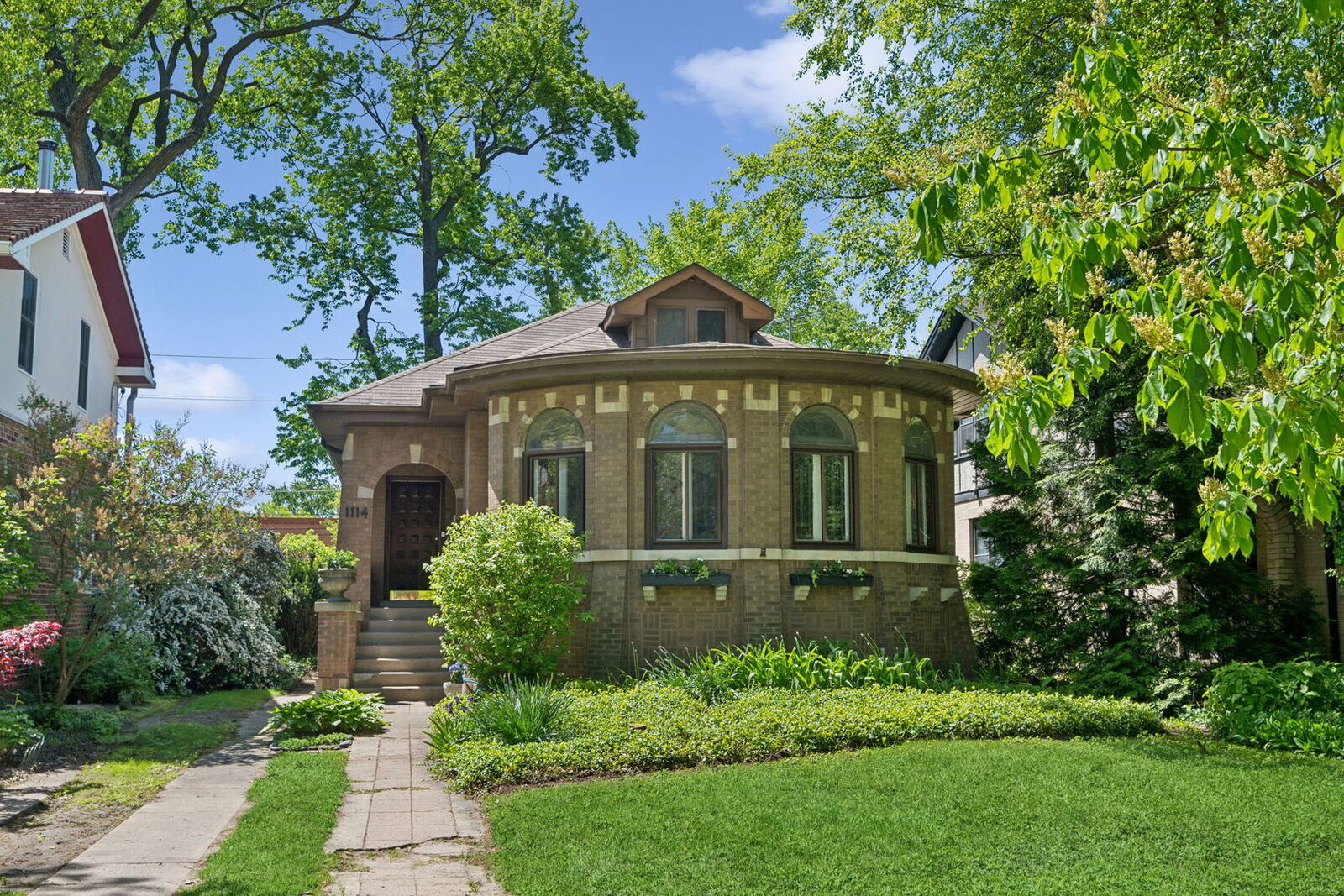 Property Photo:  1114 Dobson Street  IL 60202 