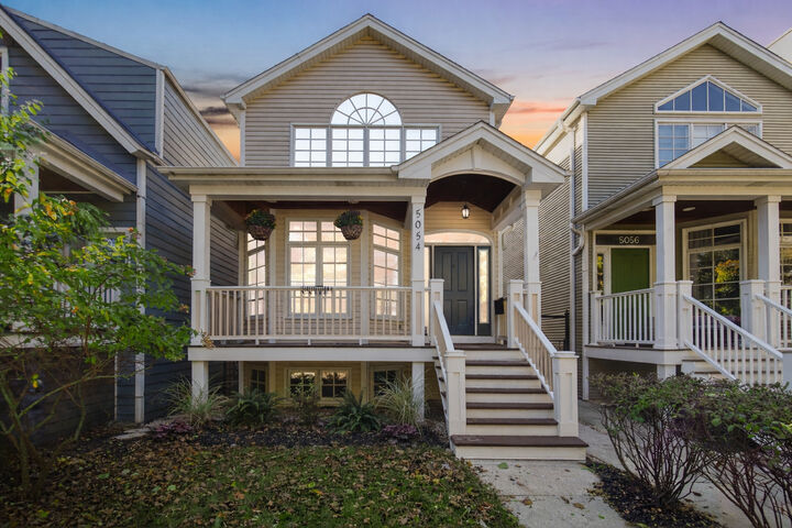 Property Photo:  5054 N Claremont Avenue  IL 60625 