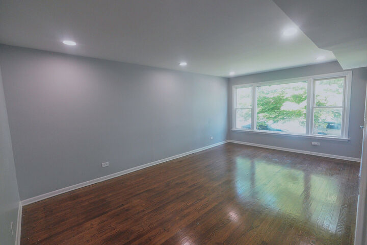 Property Photo: 7950 S Lafayette Avenue IL 60620