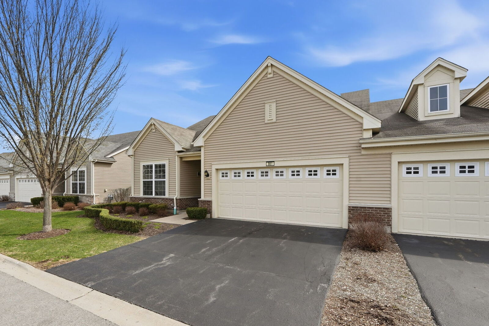 Property Photo:  561 Autumn Circle  IL 60140 
